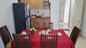 Ruang makan di apartemen