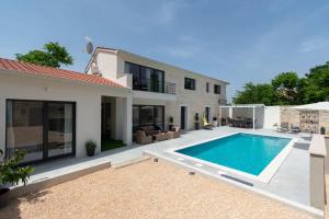 Bassein majutusasutuses Designer Villa Simone - Modern & Heritage Style with Office või selle lähedal +72 fotot