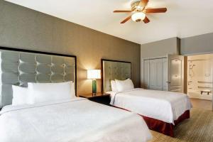 Postel nebo postele na pokoji v ubytování Homewood Suites by Hilton Amarillo
