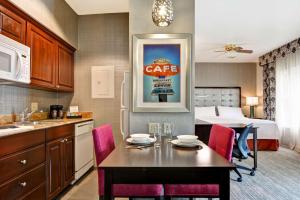 Kuchyň nebo kuchyňský kout v ubytování Homewood Suites by Hilton Amarillo