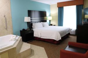 Postel nebo postele na pokoji v ubytování Hampton Inn Austin Oak Hill