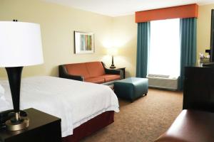Postel nebo postele na pokoji v ubytování Hampton Inn Austin Oak Hill