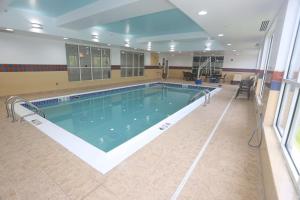 Bazén v ubytování Hampton Inn Owego nebo v jeho okolí