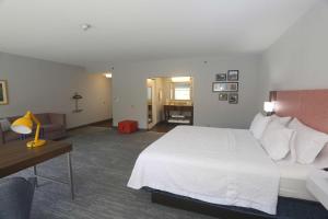 Postel nebo postele na pokoji v ubytování Hampton Inn Owego