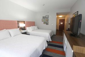 Postel nebo postele na pokoji v ubytování Hampton Inn Owego