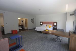 Postel nebo postele na pokoji v ubytování Hampton Inn Owego