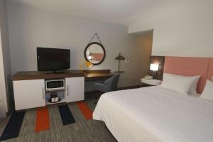 Postel nebo postele na pokoji v ubytování Hampton Inn Owego