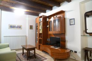 TV a/nebo společenská místnost v ubytování Piccola Corte