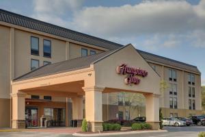 a huffington inn sign on the front of a building at Hampton Inn Nashville-I-24 Hickory Hollow in Antioch