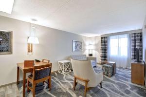 Homewood Suites by Hilton Boston - Peabody的休息区