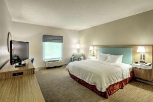 Postel nebo postele na pokoji v ubytování Hampton Inn Batavia