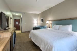 Postel nebo postele na pokoji v ubytování Hampton Inn Batavia