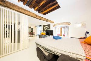 A seating area at Loft La Città Vecchia