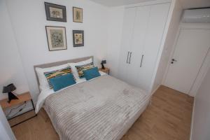 Zdjęcie z galerii obiektu Somptueux deux pièces vue mer + parking w mieście Beausoleil