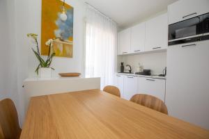 Zdjęcie z galerii obiektu Somptueux deux pièces vue mer + parking w mieście Beausoleil