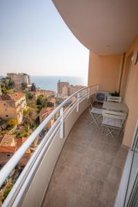 Zdjęcie z galerii obiektu Somptueux deux pièces vue mer + parking w mieście Beausoleil