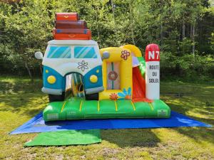Herní místnost nebo prostor pro děti v ubytování Camping l'Or Bleu
