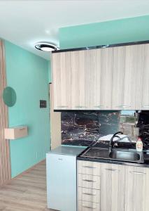 Seaview Apartment in Vlore - Image 10