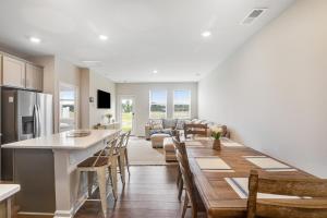 Η κουζίνα ή μικρή κουζίνα στο Millville By The Sea --- 36692 Calm Water Dr