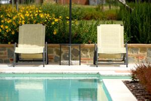 Bazén v ubytování Casa Vacanze La Fiorita nebo v jeho okolí