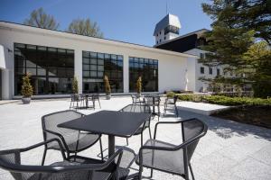 Holiday Inn Resort Shinano-Omachi Kuroyon by IHG餐厅或其他用餐的地方