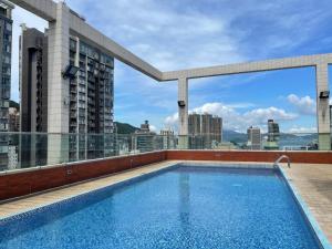 Bassein majutusasutuses Ramada Hong Kong Harbour View või selle lähedal