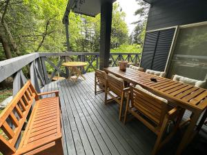 Balkón nebo terasa v ubytování ペット可｜自然に囲まれながらサウナやBBQ｜最大８名｜The No.10河口湖　