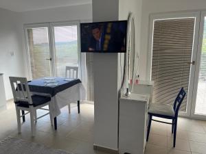 TV a/nebo společenská místnost v ubytování Apartmán Michaela
