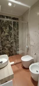 Koupelna v ubytování Maison Tullio Sorrento + 17 fotografií