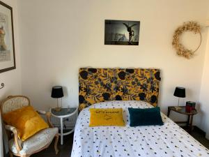 Postel nebo postele na pokoji v ubytování Maudon Coeur de Baie + 24 fotografií