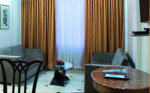 Posezení v ubytování Regency Hotel
