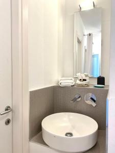 A bathroom at Altrelli Rooms