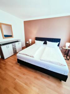 Postel nebo postele na pokoji v ubytování Zentral Hotel