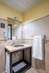 Koupelna v ubytování Hotel Alda Borox + 32 fotografií