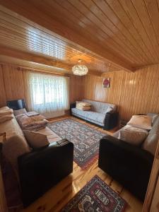 Fotografie z fotogalerie ubytování Demirkapı Brown House v destinaci Çaykara + 35 fotografií