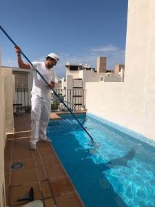 Bazén v ubytovaní Bahía Boutique Apartments alebo v jeho blízkosti