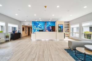 The lobby or reception area at Best Western Lake Oswego Hotel & Suites