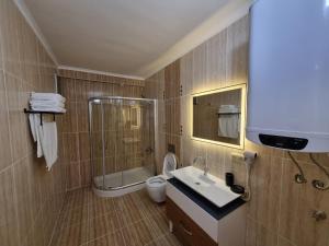 Koupelna v ubytování ÖZERLER Residence + 31 fotografií