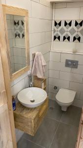 Ein Badezimmer in der Unterkunft Cozy Design Flat in the heart of Antalya