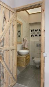 Ein Badezimmer in der Unterkunft Cozy Design Flat in the heart of Antalya