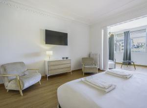 Posteľ alebo postele v izbe v ubytovaní SibsBcn-Paseo de Gracia Luxury Exclusive Gaudí