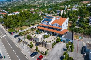 Bližnja soseska oz. soseska, v kateri se nahaja hotel + 37 fotografij