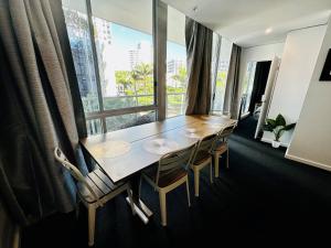 黄金海岸Elegant Splendor 3 bedroom Apartment with Tram Access的相册照片