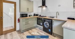 Galeriebild der Unterkunft Dudley - Stylish 3 Bedroom Sleeps 6 Wi-Fi - JRR Stays in Woodside