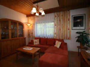 Posezení v ubytování Apartment Peter by Interhome