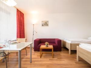 Χώρος καθιστικού στο Apartment B212 by Interhome