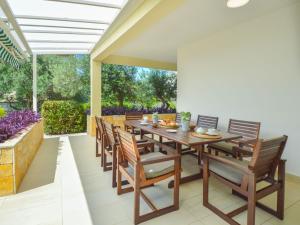 Vonkajšia záhrada v ubytovaní Holiday Home Darena by Interhome