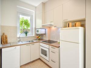 Kuchyňa alebo kuchynka v ubytovaní Holiday Home Darena by Interhome