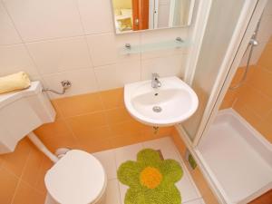 Kúpeľňa v ubytovaní Holiday Home Darena by Interhome