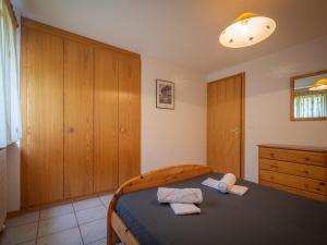 Postel nebo postele na pokoji v ubytování Apartment Seya 19 by Interhome